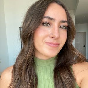 Meet your Posher, Olivia